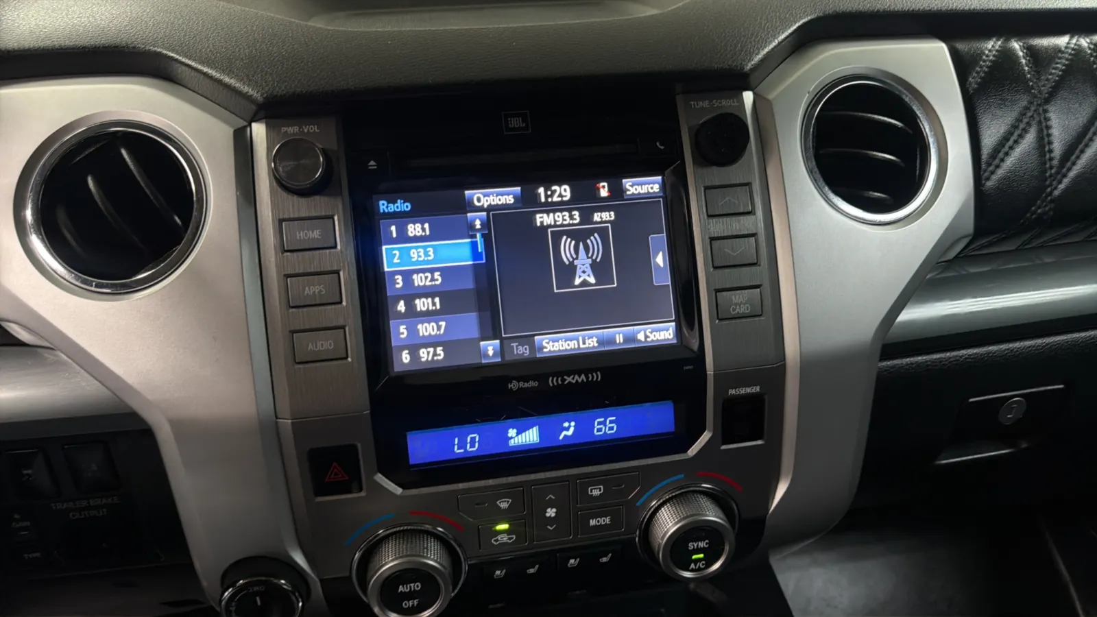 Toyota Tundra photo 13
