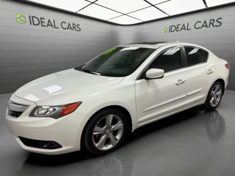 White 2013 Acura ILX 2.0L w/Tech for sale in Mesa, AZ