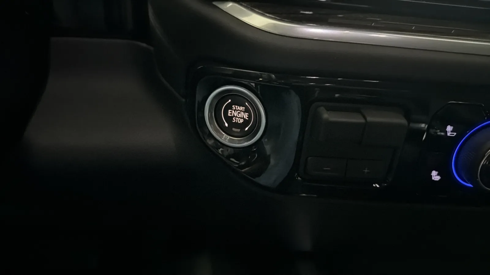 Chevrolet Silverado photo 15
