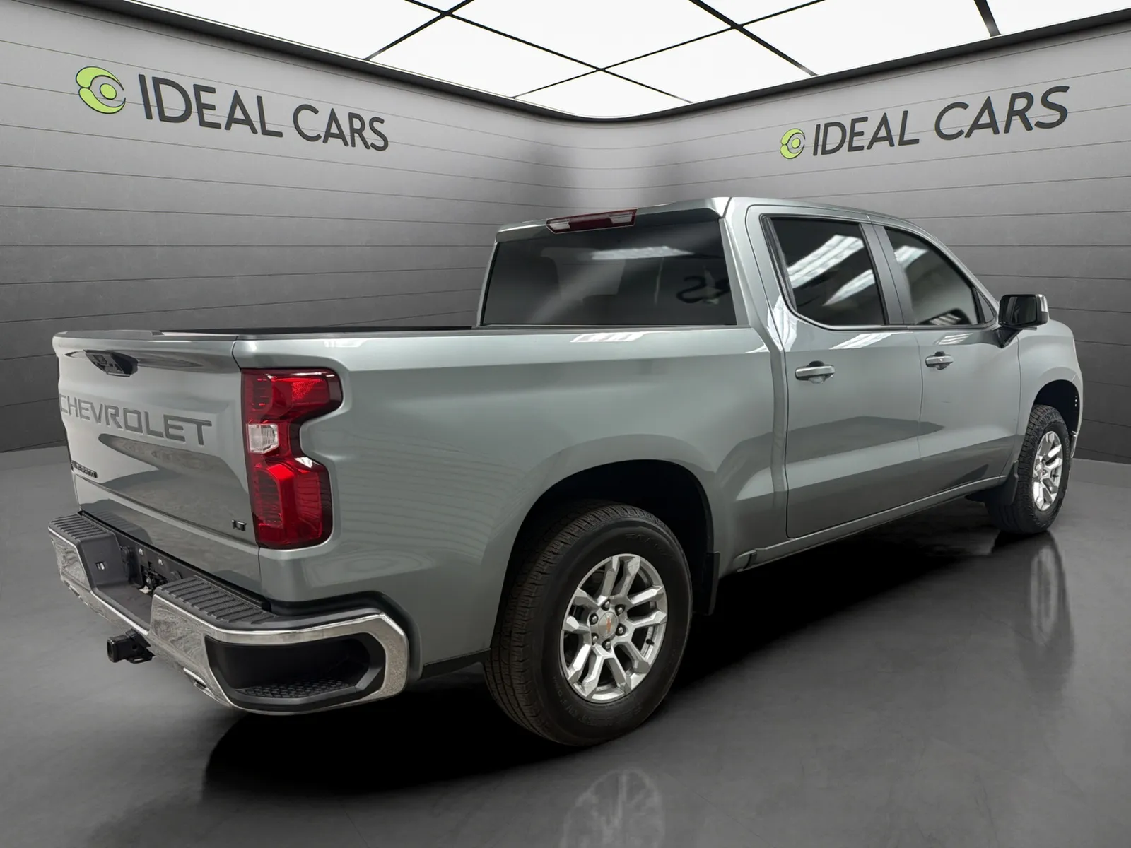 Chevrolet Silverado photo 5