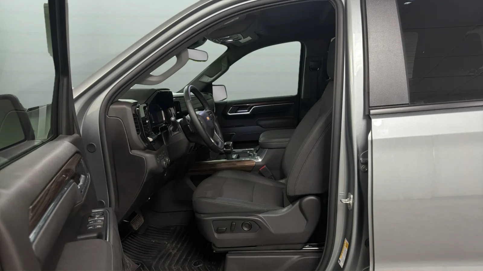 Chevrolet Silverado photo 21