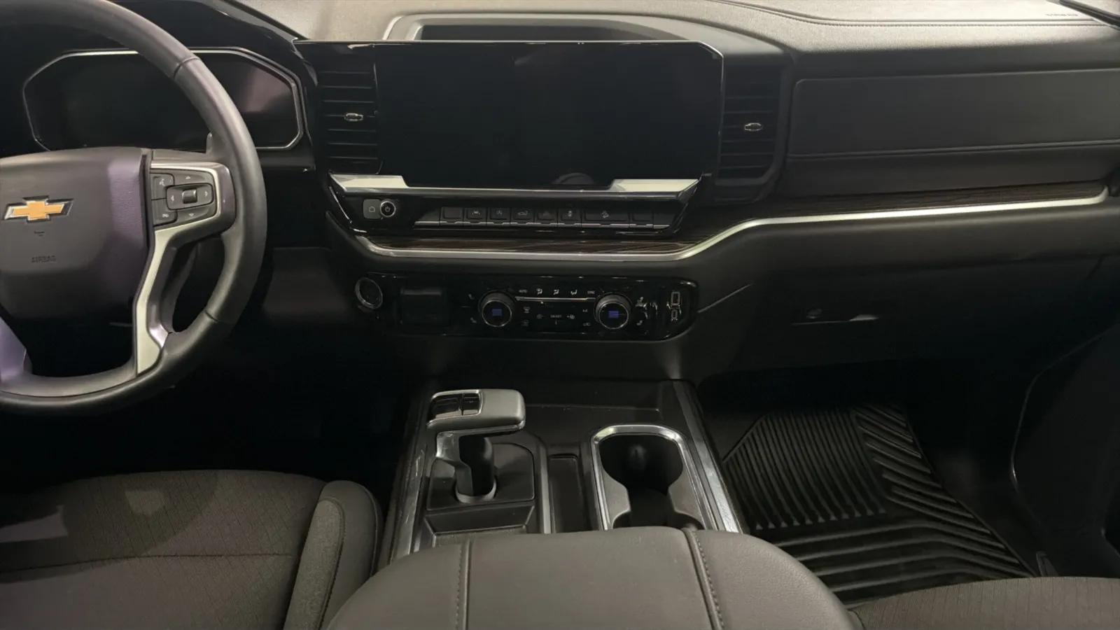 Chevrolet Silverado photo 16