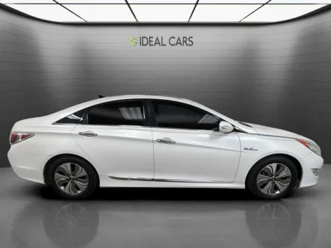 More photos of 2014 Hyundai SONATA Hybrid Limited at Ideal Cars - Broadway, AZ