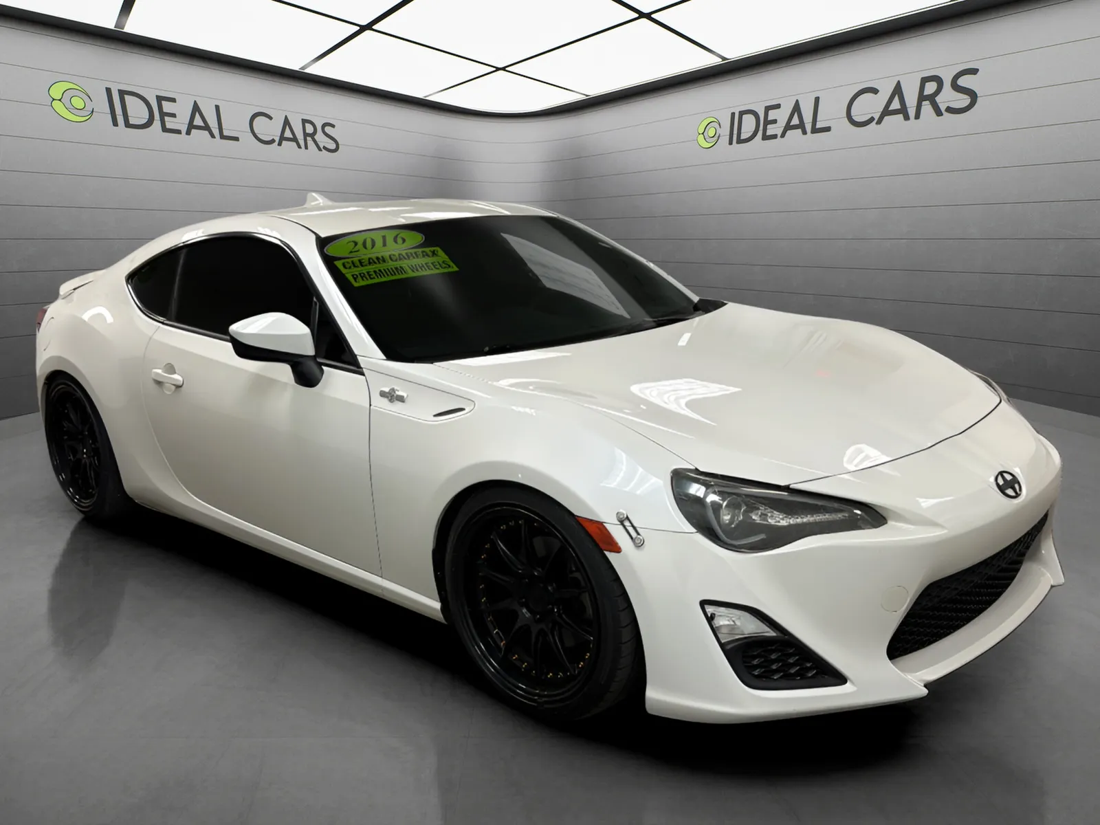 Scion FR-S photo 3