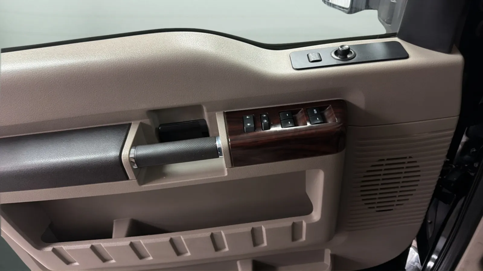 Ford F-250 photo 16