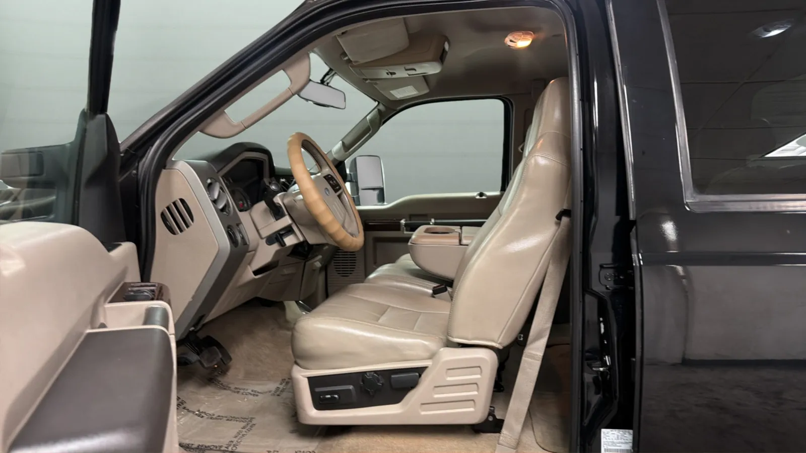 Ford F-250 photo 18