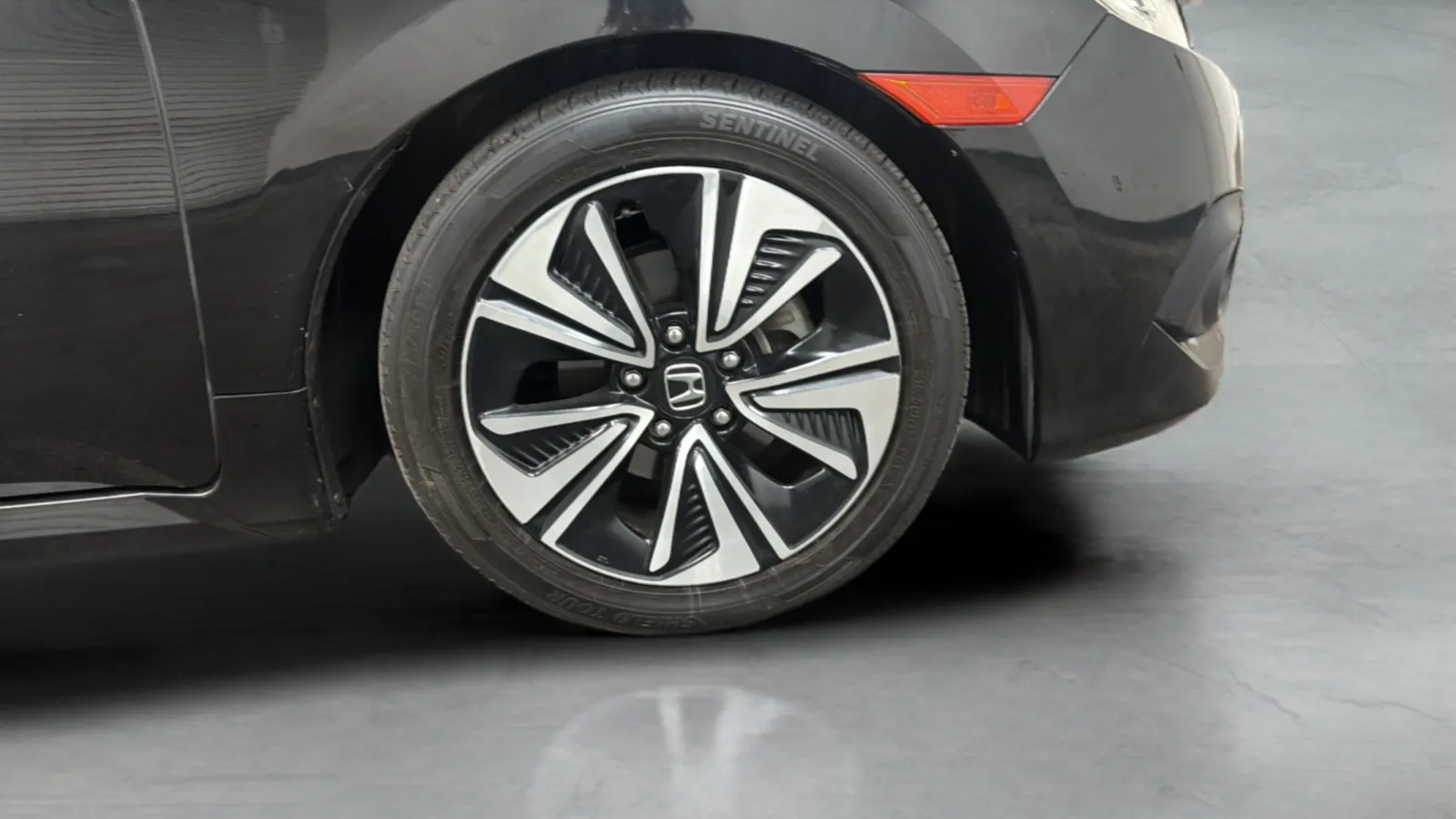 Honda Civic photo 24