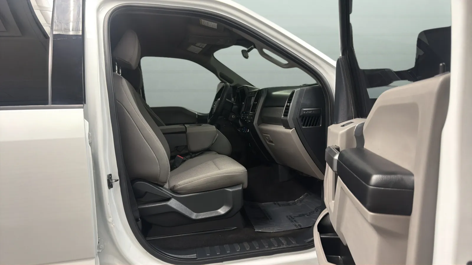 Ford F-250 photo 21