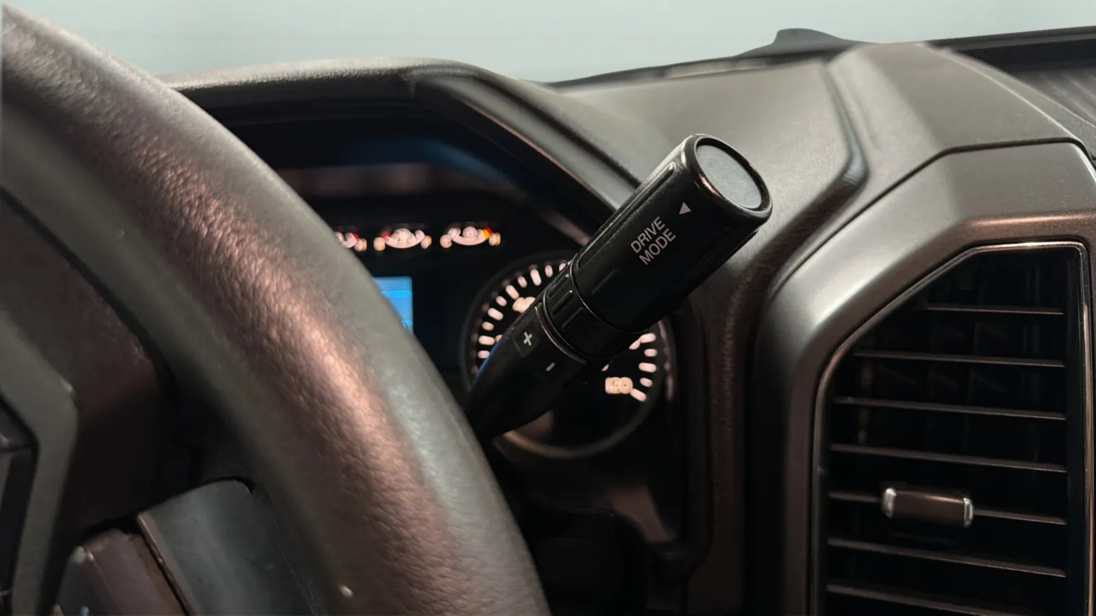 Ford F-150 photo 12
