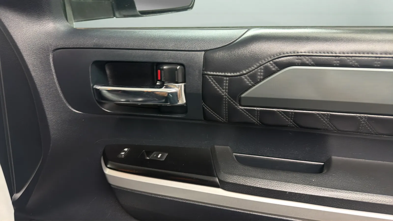 Toyota Tundra photo 17