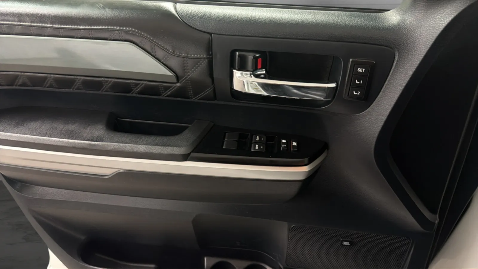 Toyota Tundra photo 16