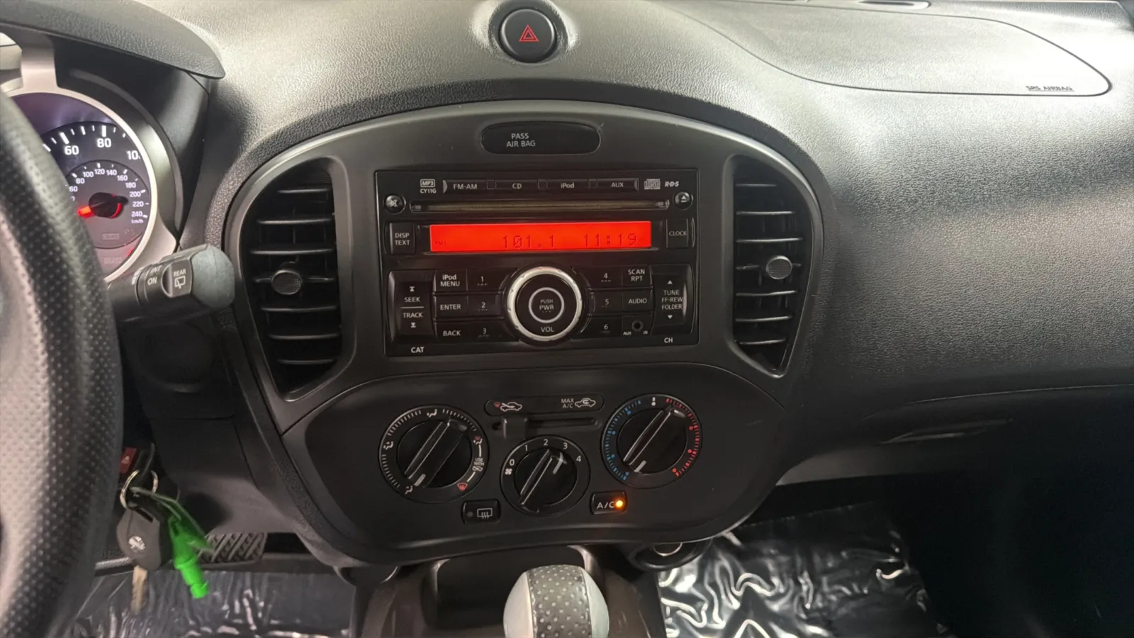 Nissan Juke photo 13