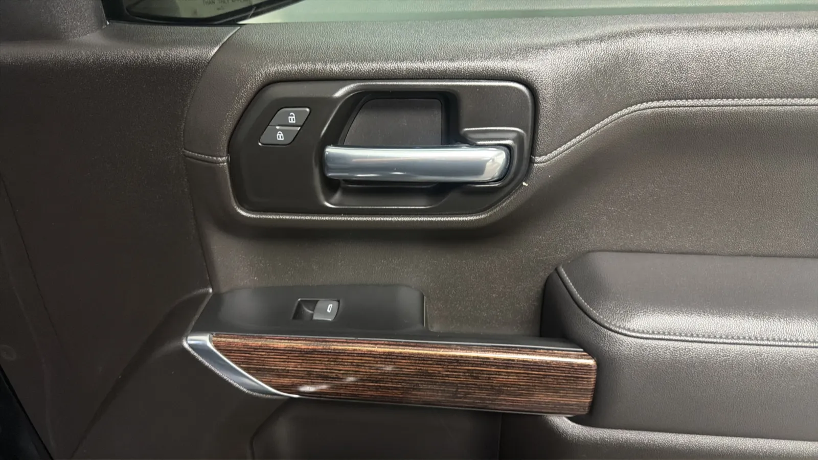 GMC Sierra photo 18