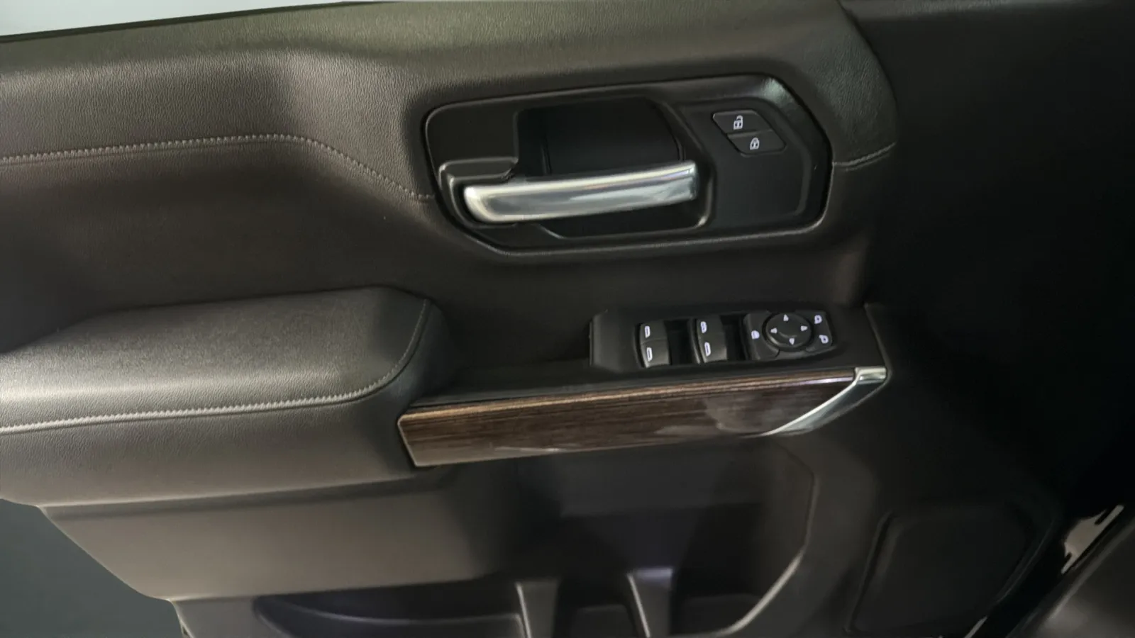 GMC Sierra photo 17
