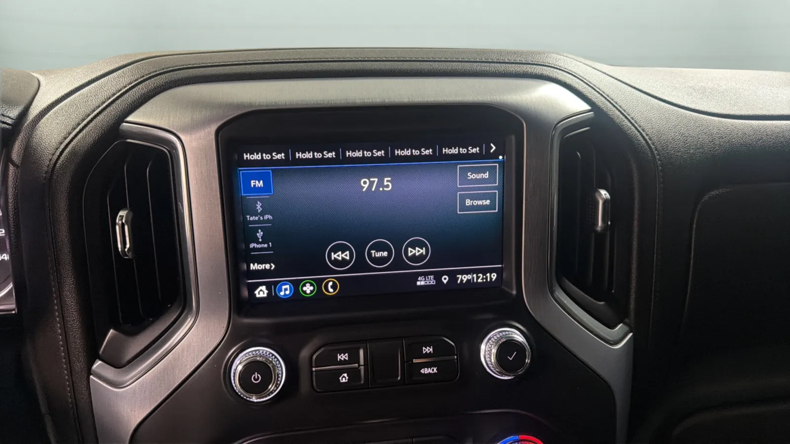 GMC Sierra photo 13
