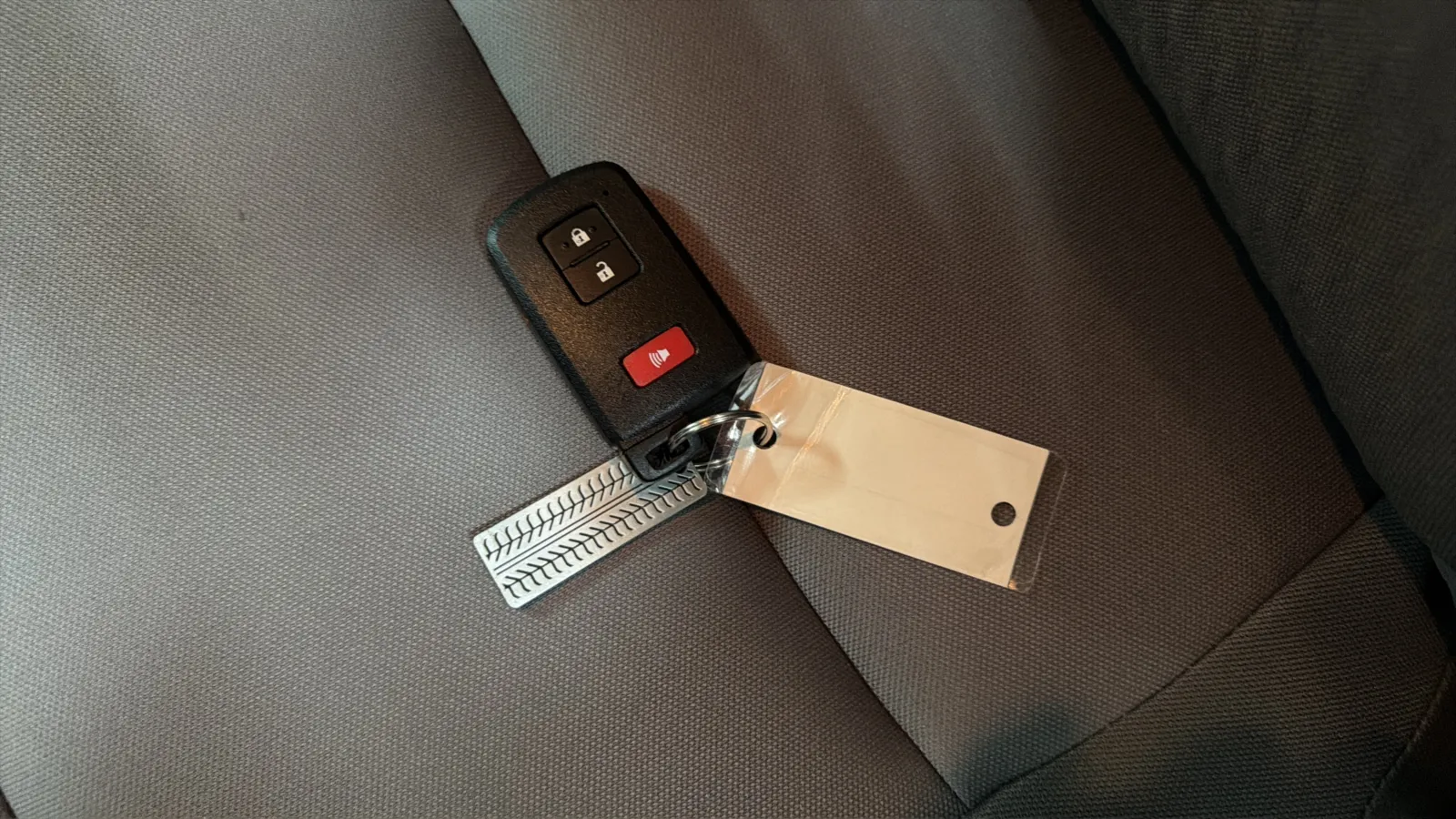 Toyota Tacoma photo 25