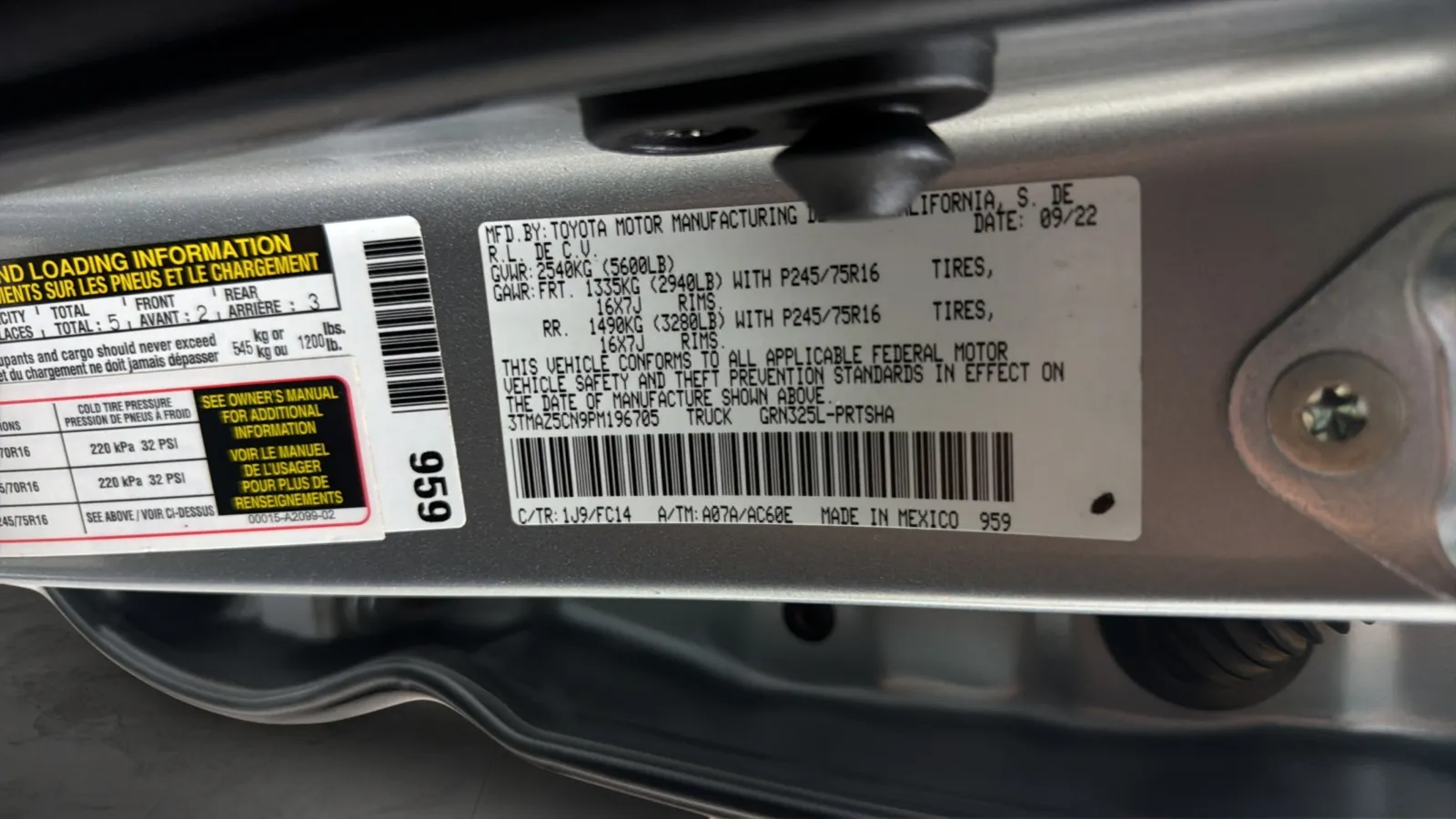 Toyota Tacoma photo 30
