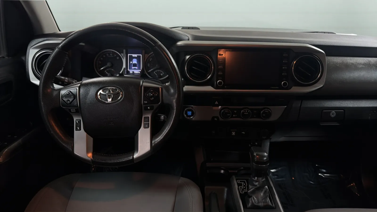 Toyota Tacoma photo 10