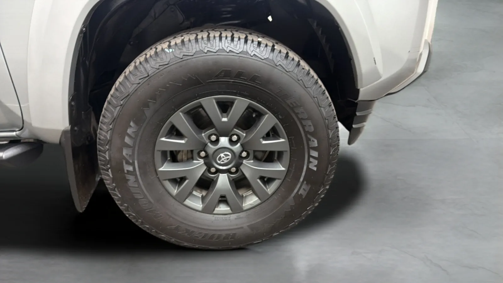 Toyota Tacoma photo 26