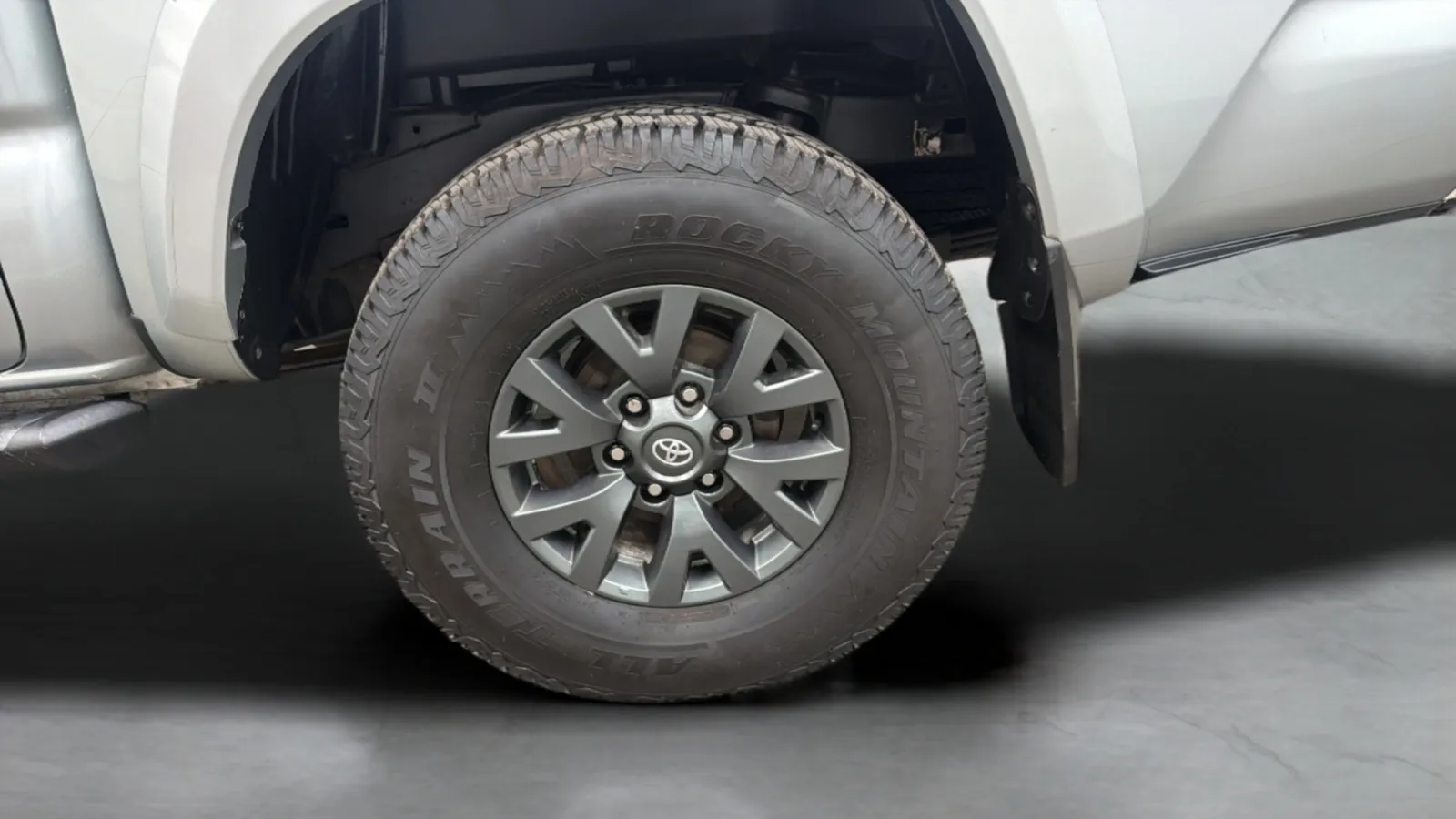 Toyota Tacoma photo 28