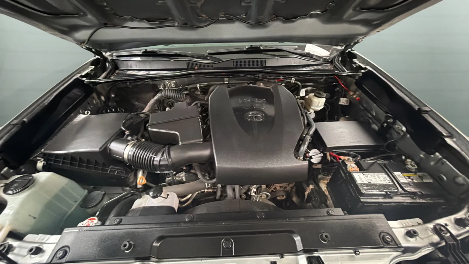 Toyota Tacoma photo 23