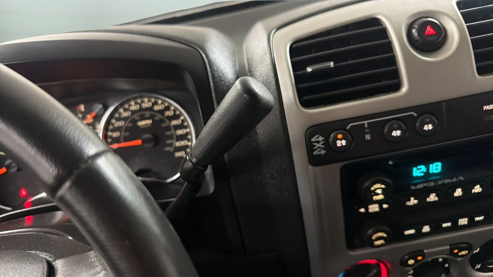 Chevrolet Colorado photo 12