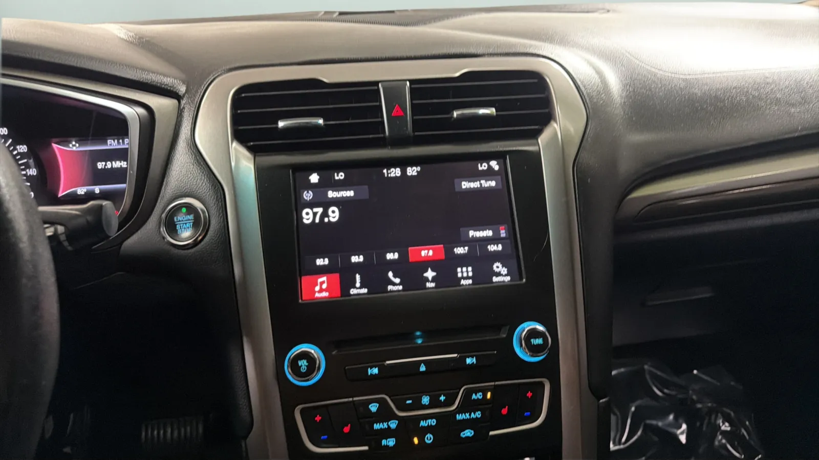 Ford Fusion photo 13
