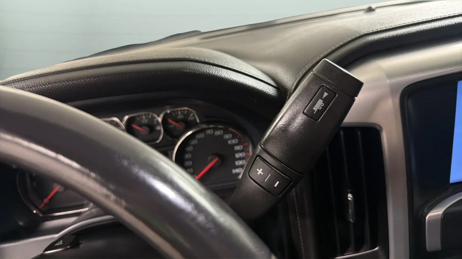 GMC Sierra photo 12