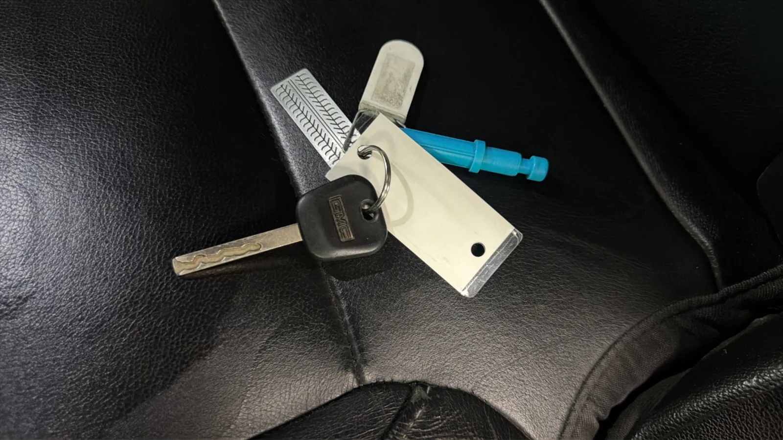GMC Sierra photo 24