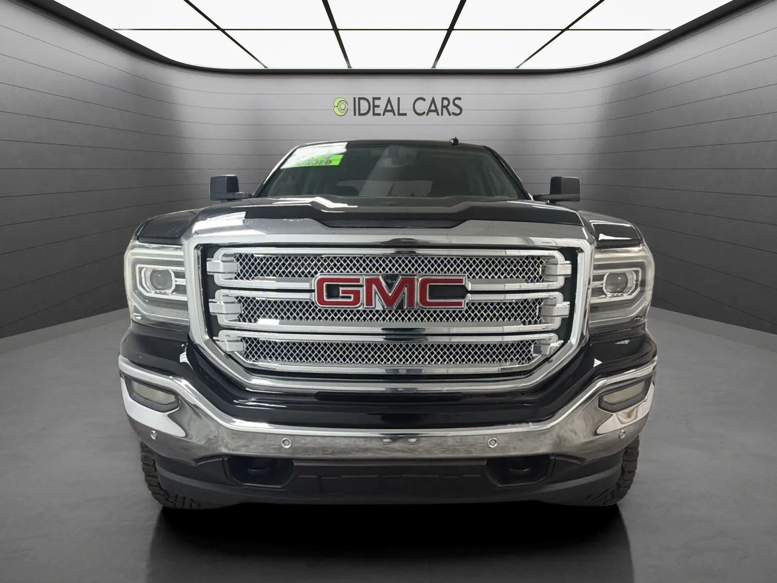 GMC Sierra photo 2