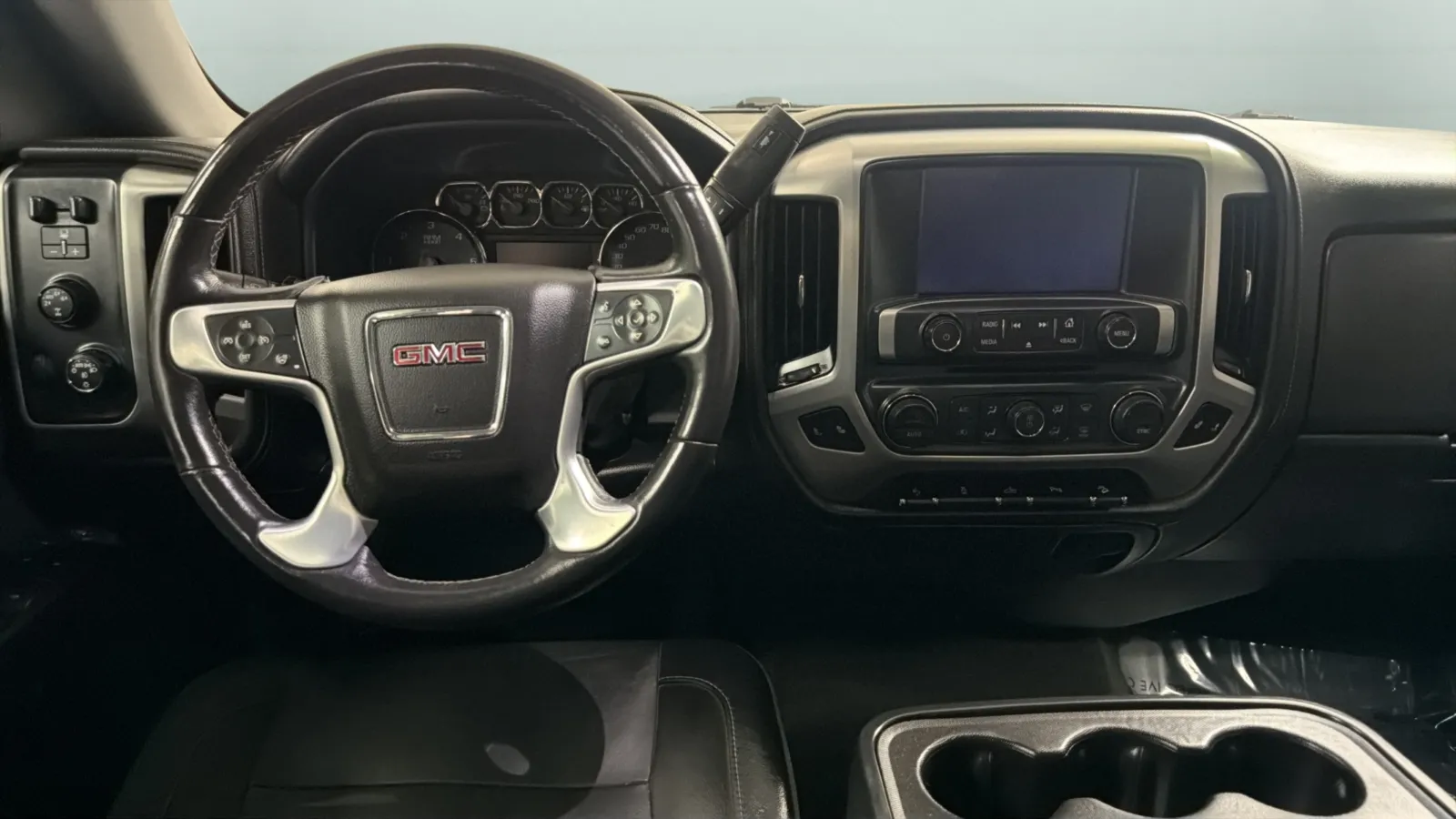 GMC Sierra photo 10
