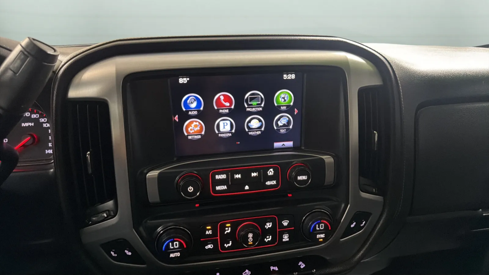 GMC Sierra photo 13