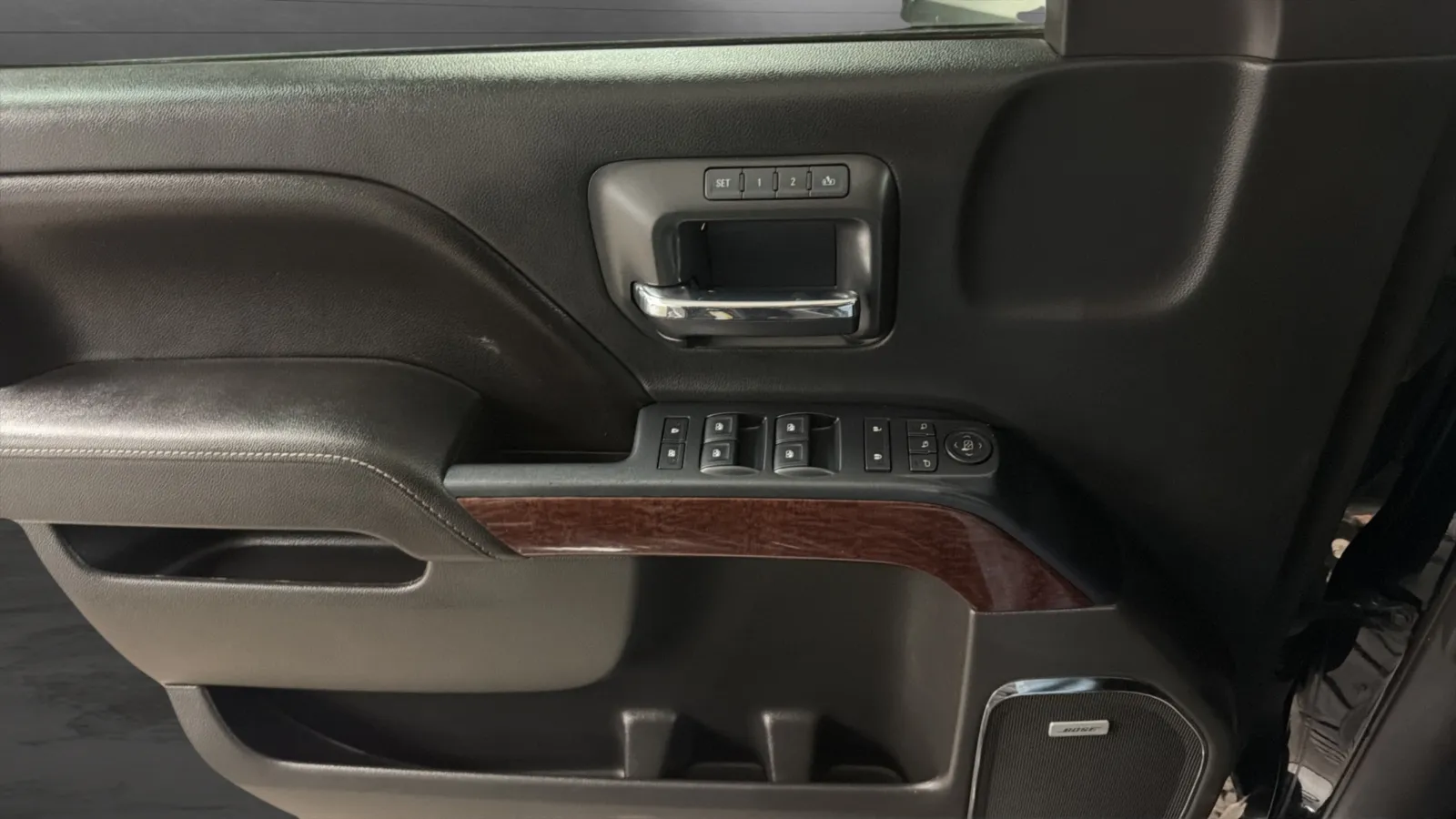 GMC Sierra photo 16