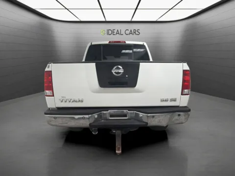 More photos of 2005 Nissan Titan SE at Ideal Cars - Broadway, AZ