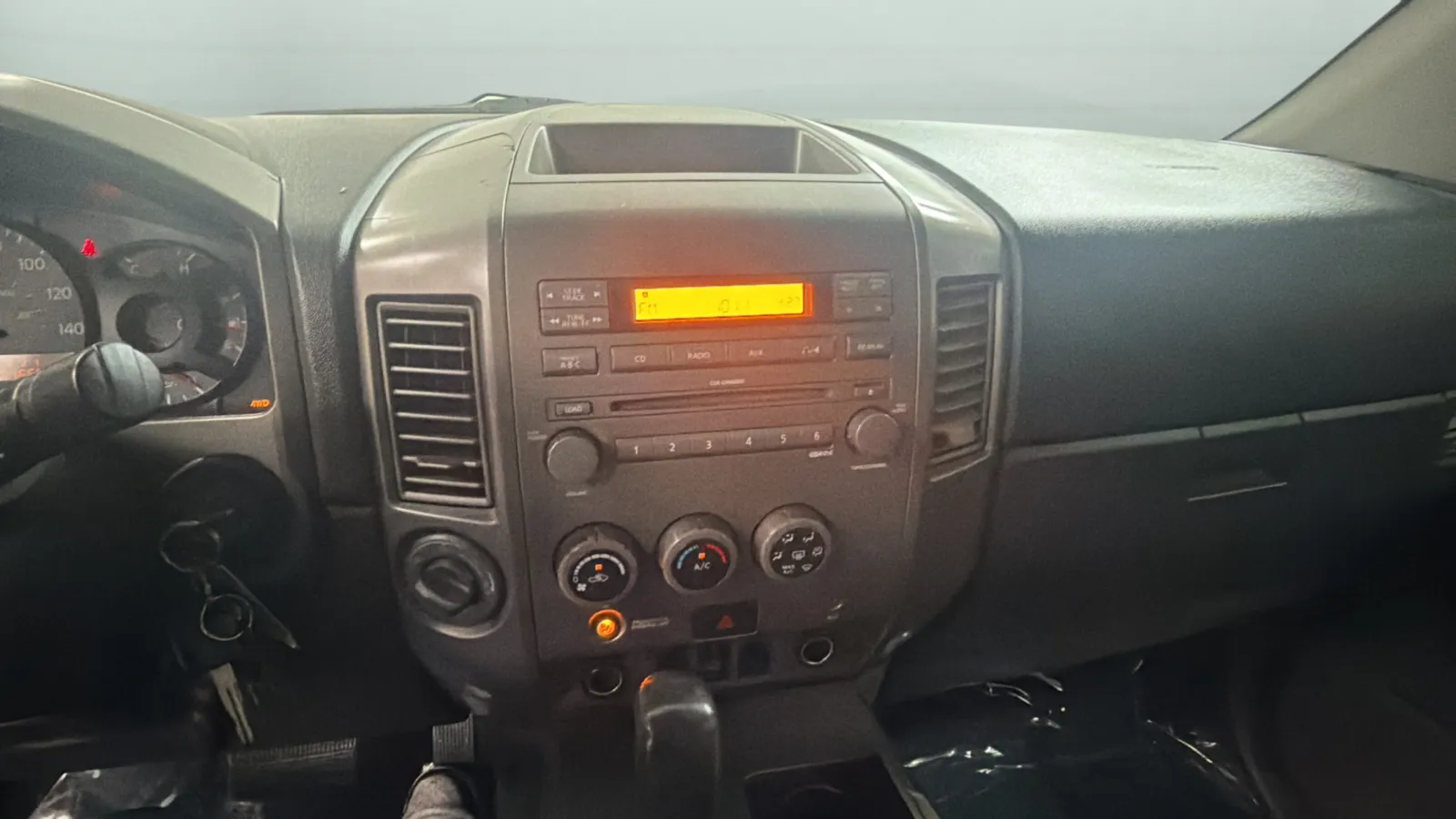 Nissan Titan photo 15