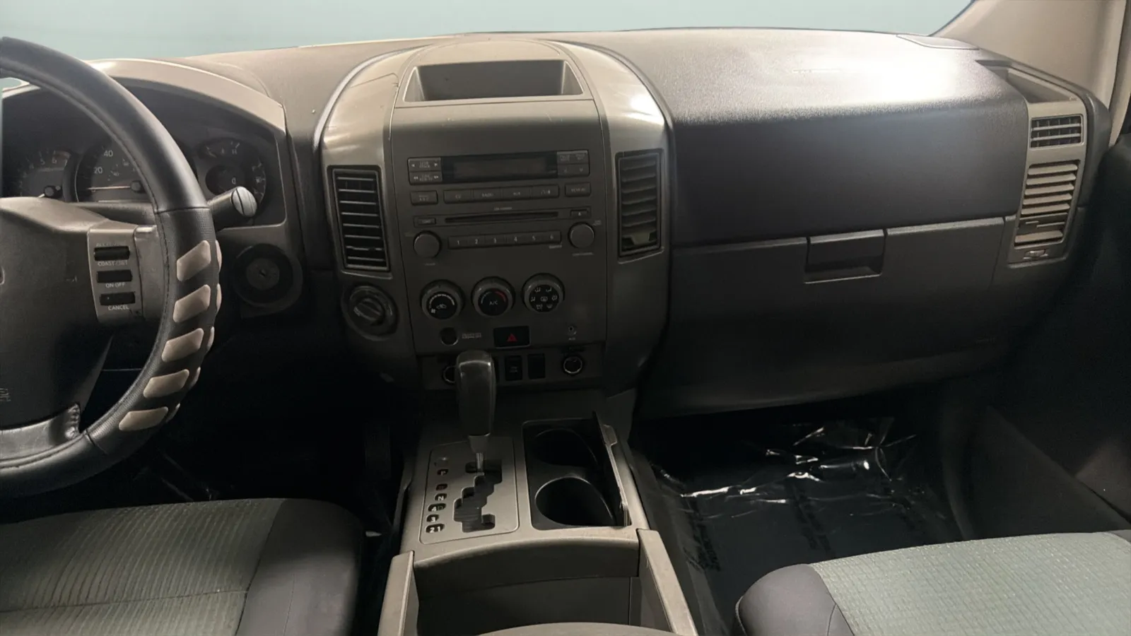 Nissan Titan photo 16