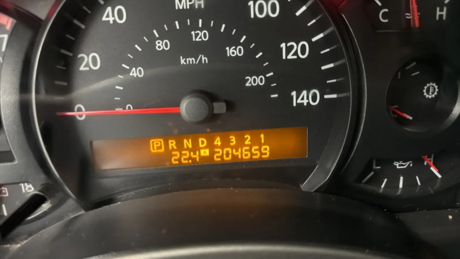 Nissan Titan photo 12