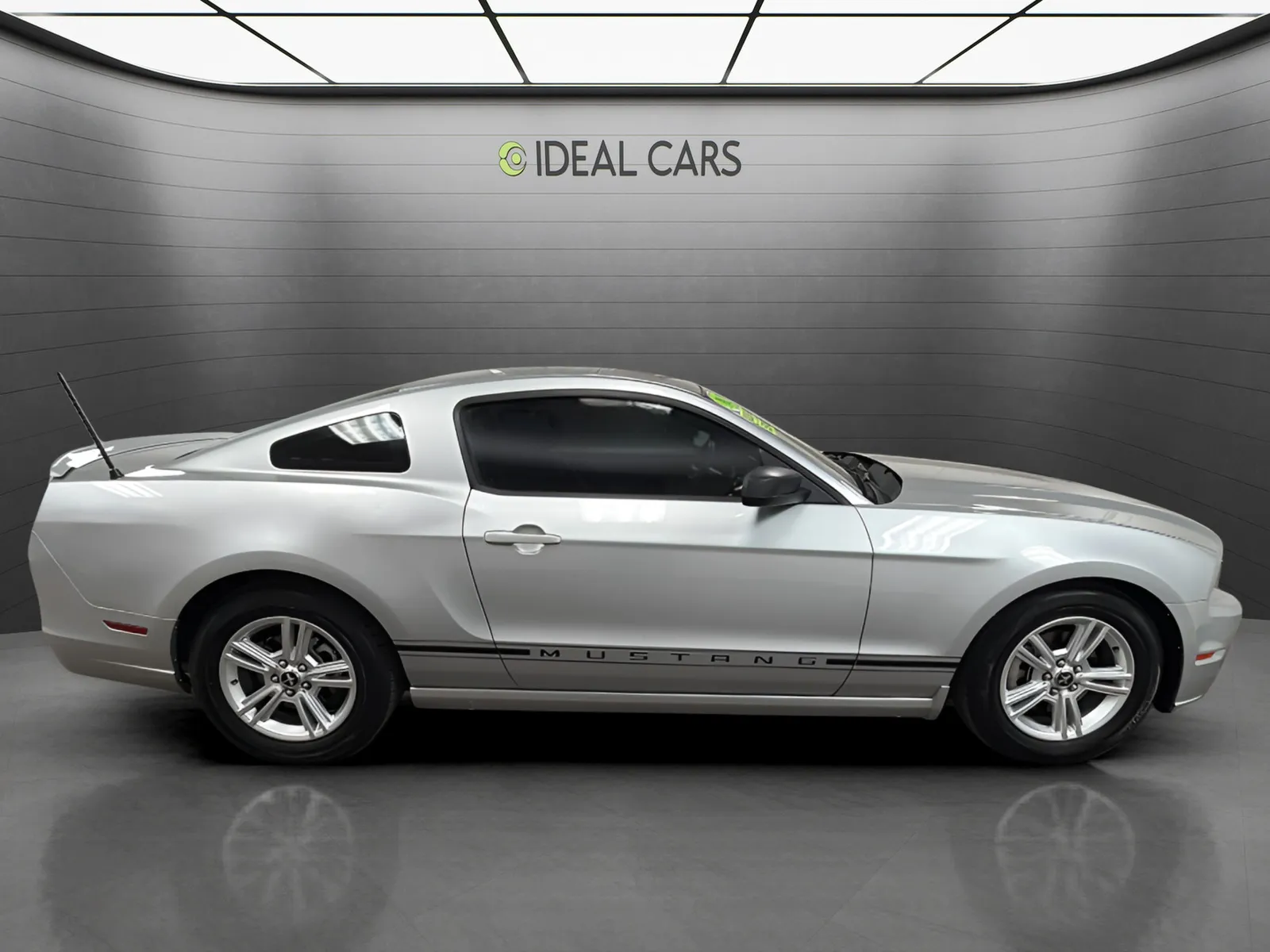 Ford Mustang photo 4