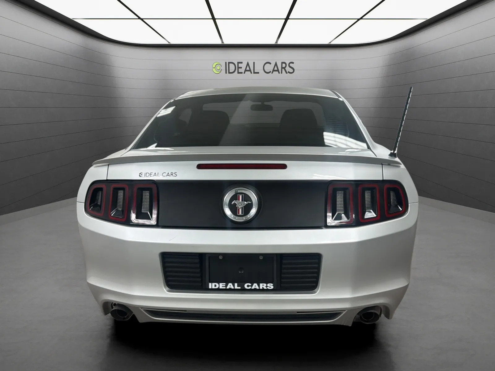 Ford Mustang photo 6