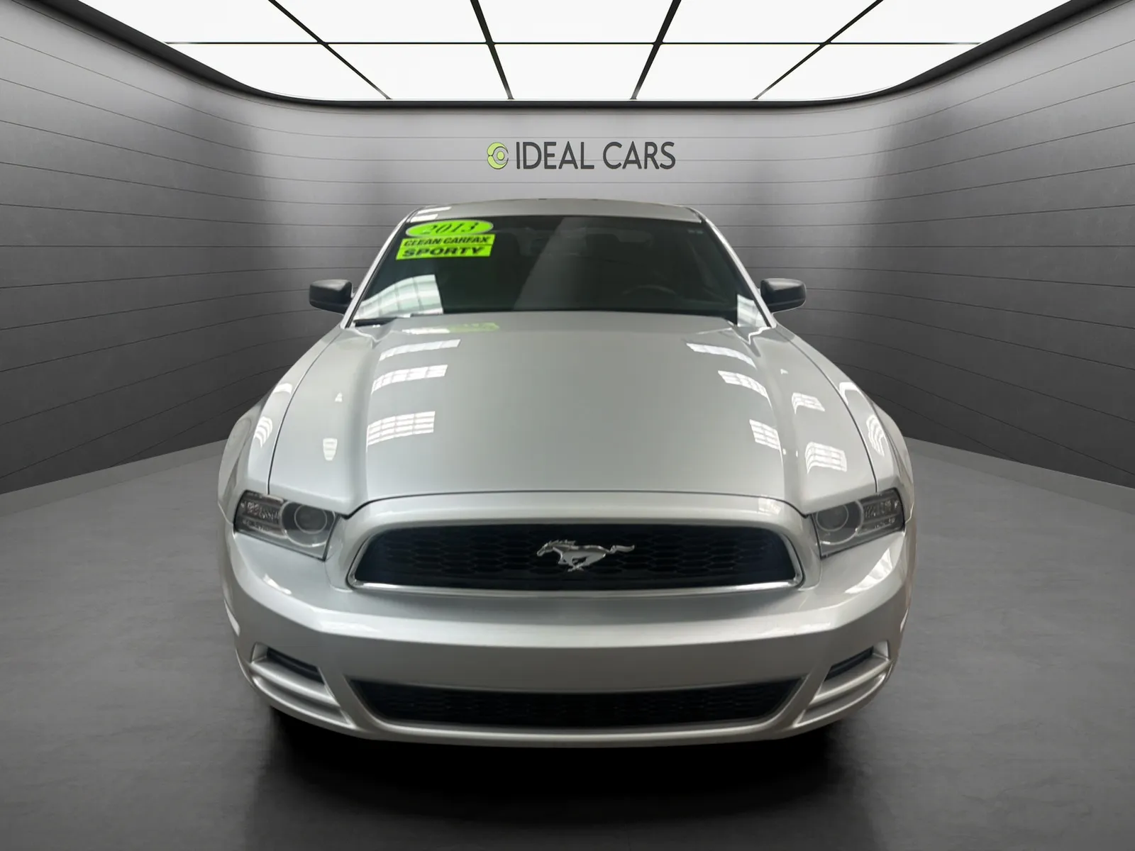 Ford Mustang photo 2