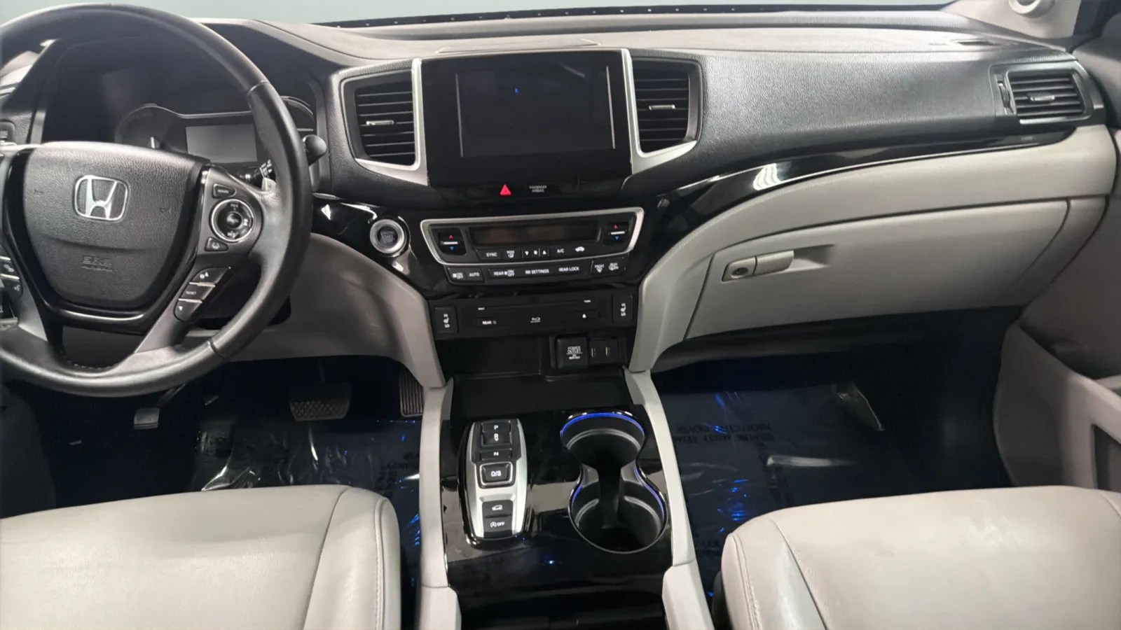 Honda Pilot photo 16