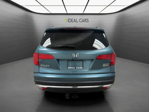 More photos of 2018 Honda Pilot Touring at Ideal Cars - Broadway, AZ