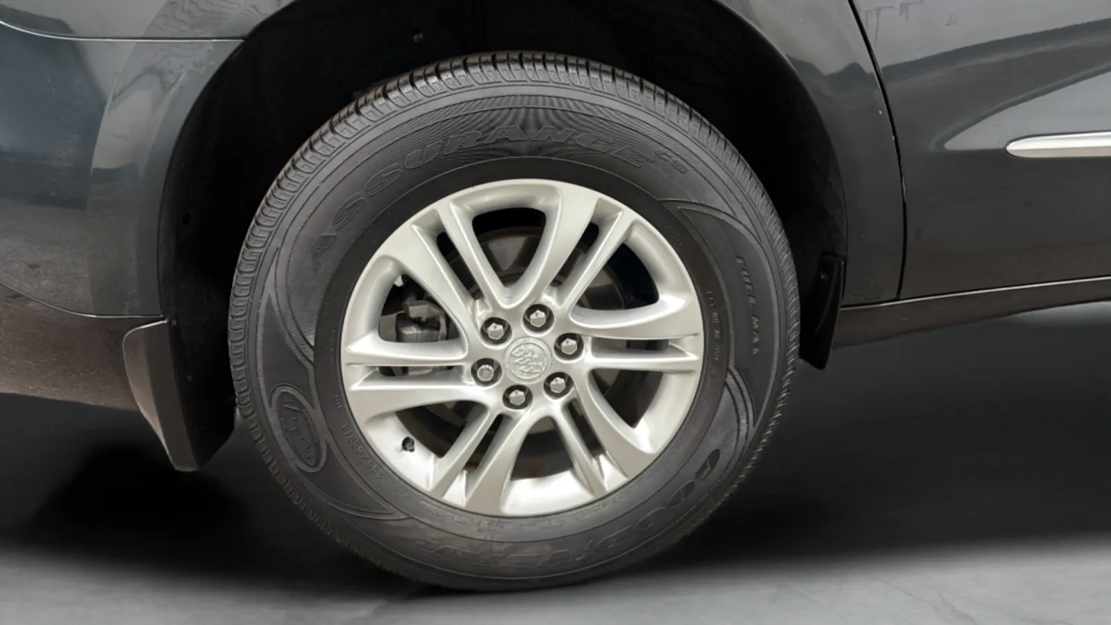 Buick Enclave photo 26