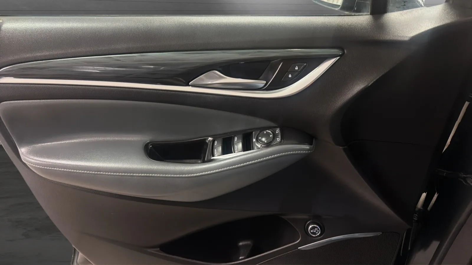 Buick Enclave photo 18