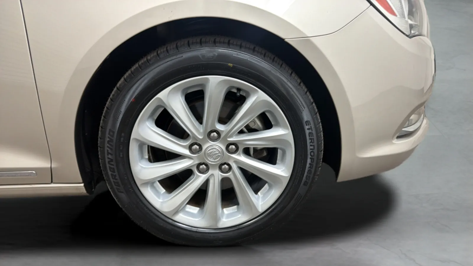 Buick LaCrosse photo 26
