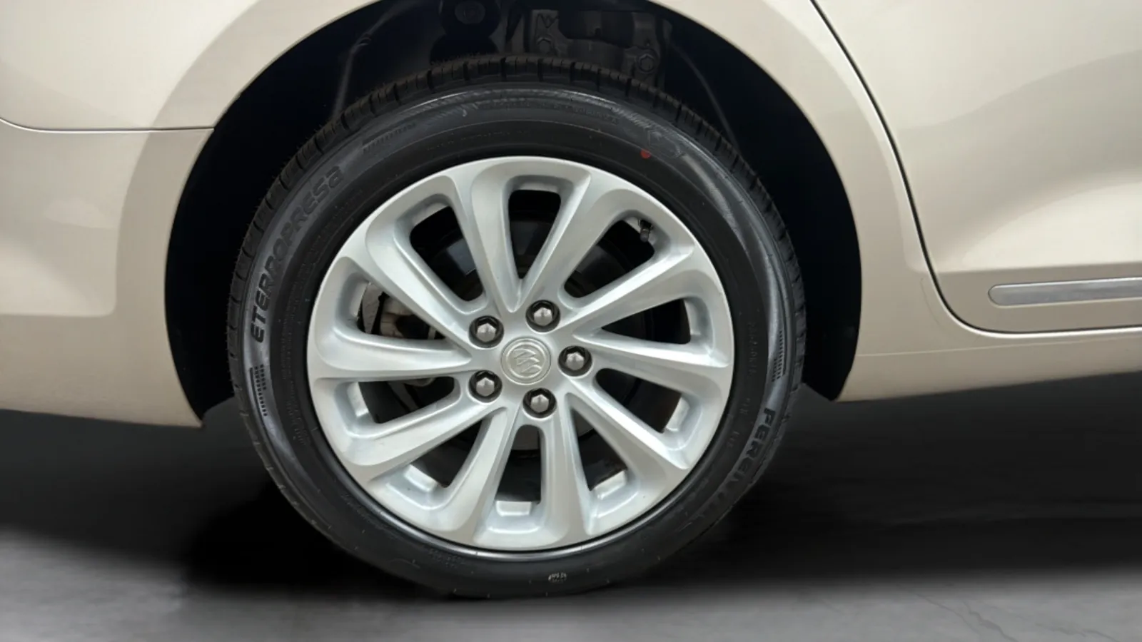 Buick LaCrosse photo 27