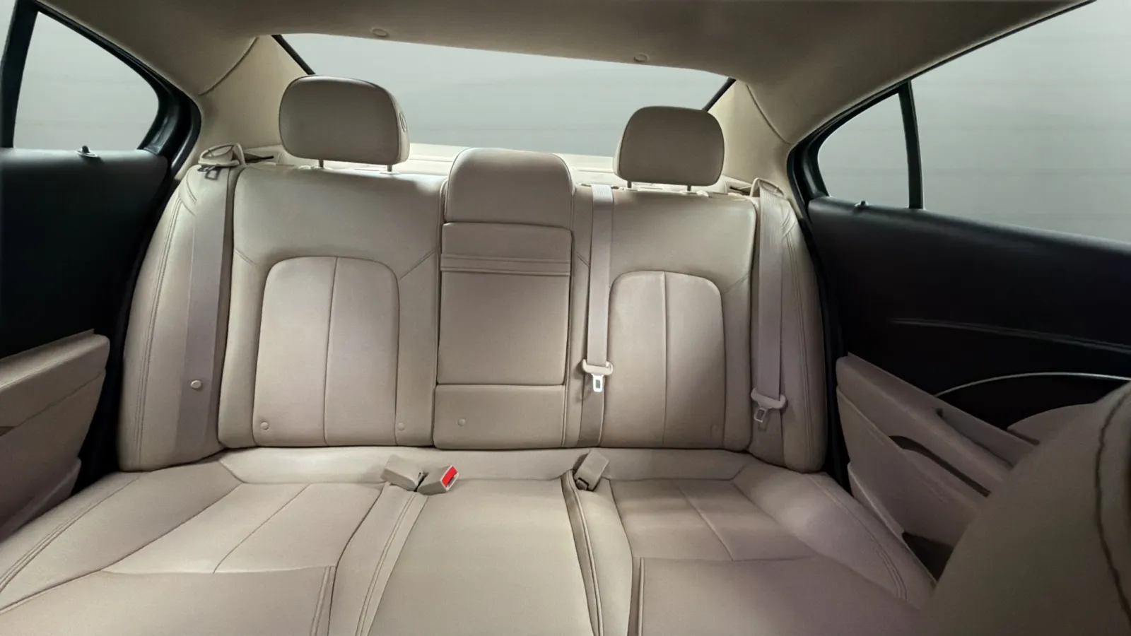 Buick LaCrosse photo 19