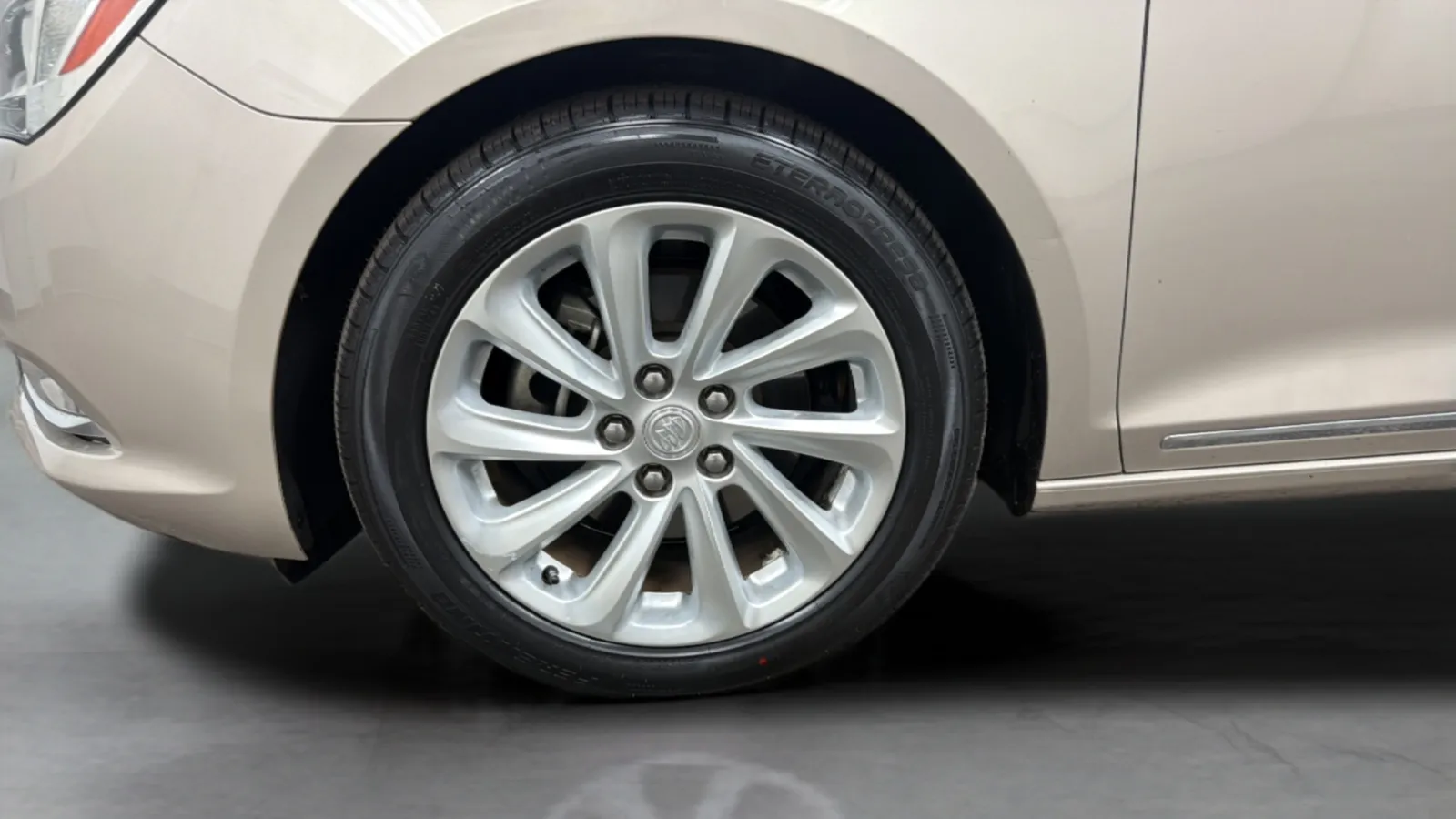 Buick LaCrosse photo 29