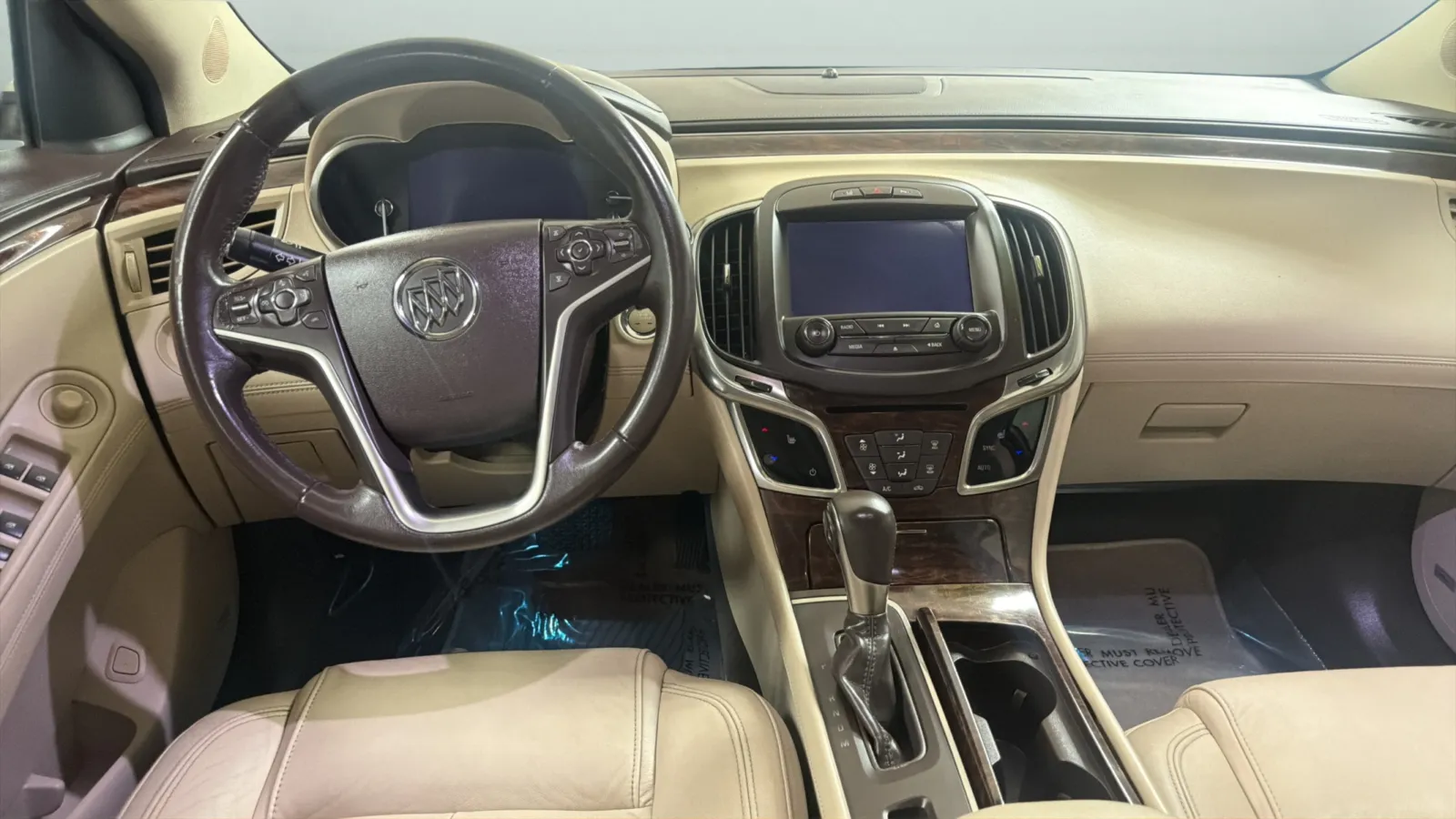 Buick LaCrosse photo 10