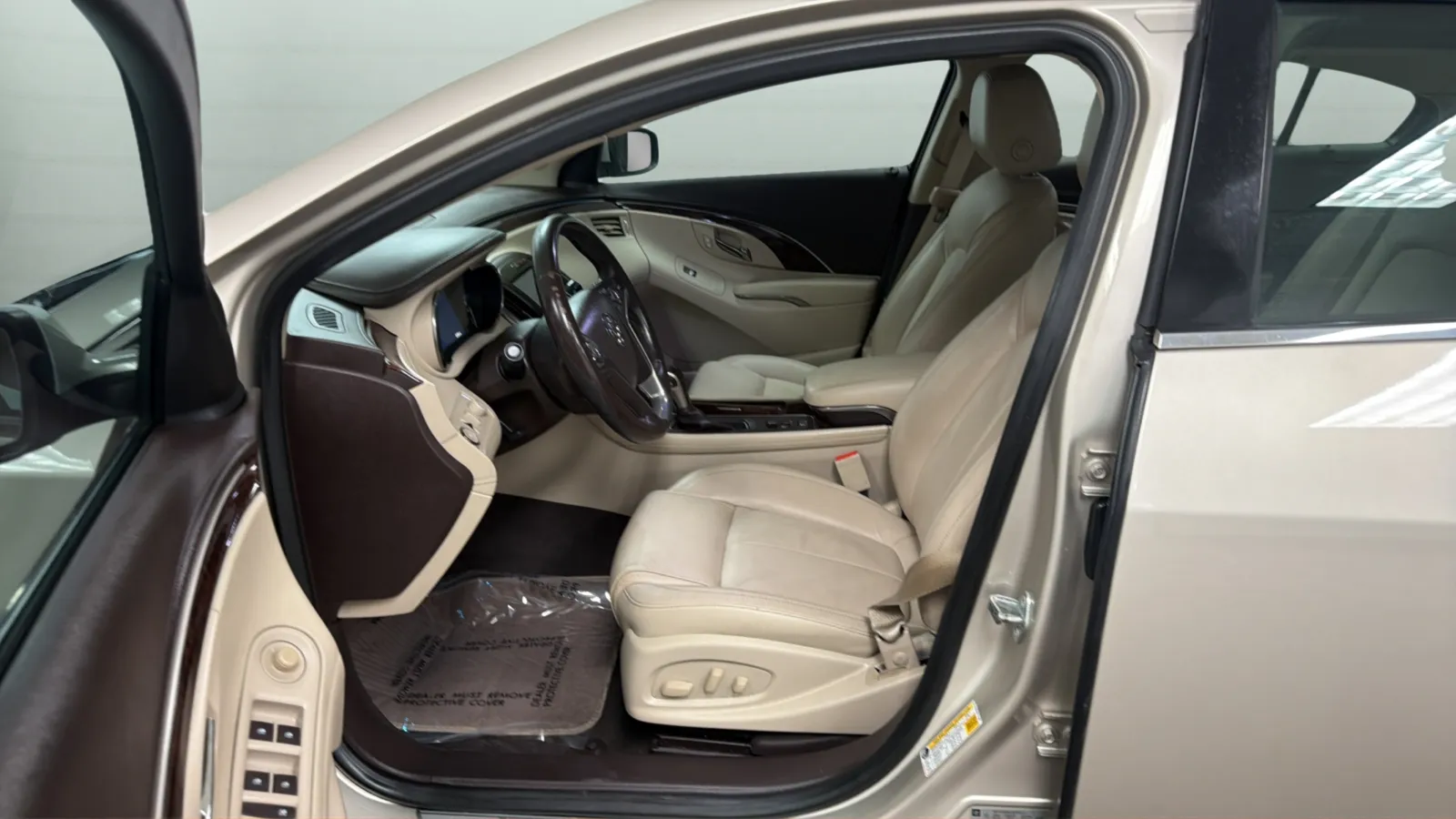 Buick LaCrosse photo 21